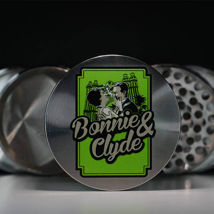 Bonnie and Clyde Cannabis Grinder Silber